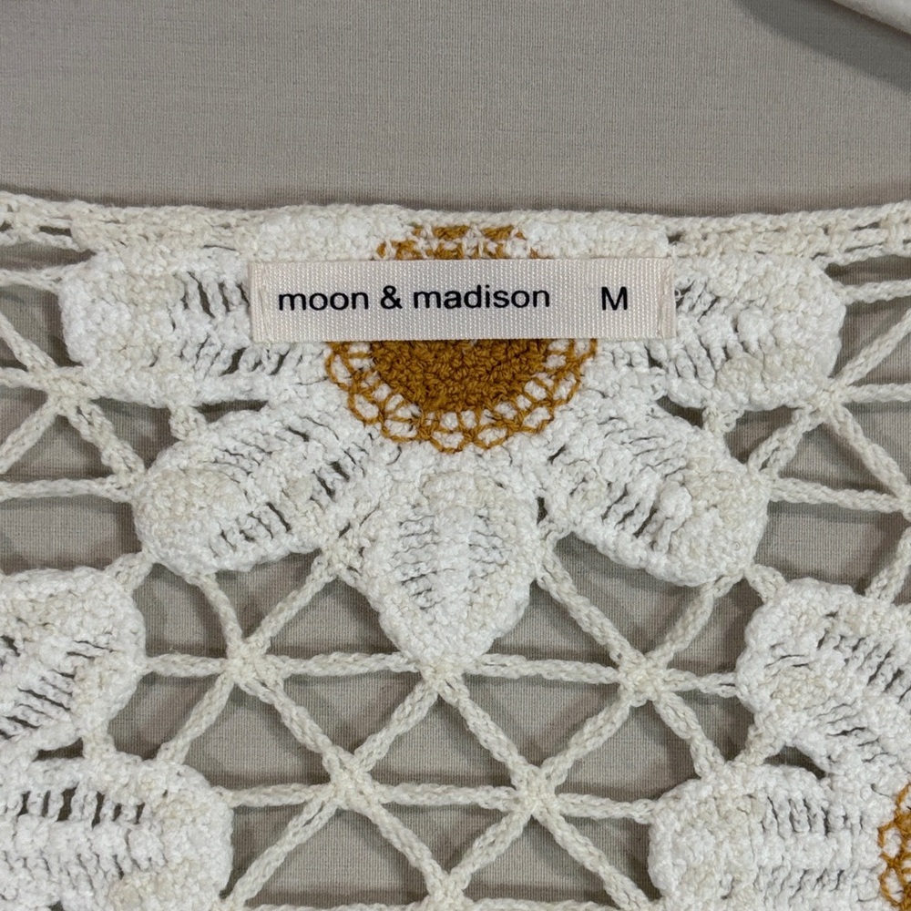 Moon & Madison Crochet Daisy Cardigan Sweater M Boho Open Knit - Picture 2 of 5